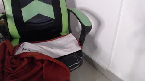 Trixie 3 online show from 01-24-25, 04:49