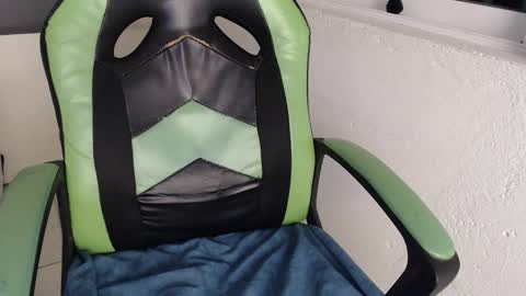 Trixie 3 online show from 10-26-25, 01:17