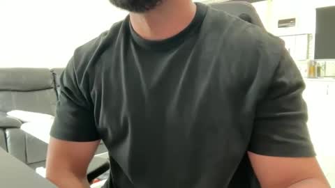 Snapshot of weaponx1 chatting on 01-11-26, 10:26 Weapon X online show from 01-11-26, 10:26