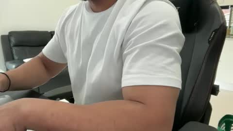 Snapshot of weaponx1 chatting on 01-18-26, 09:40 Weapon X online show from 01-18-26, 09:40