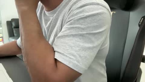 Snapshot of weaponx1 chatting on 02-03-26, 02:53 Weapon X online show from 02-03-26, 02:53