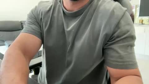 Snapshot of weaponx1 chatting on 02-04-26, 12:16 Weapon X online show from 02-04-26, 12:16