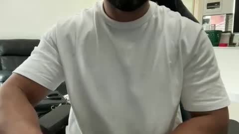 Snapshot of weaponx1 chatting on 02-13-26, 01:56 Weapon X online show from 02-13-26, 01:56