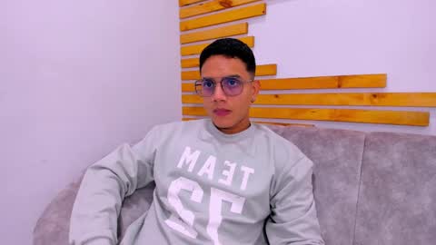 Jhonny Dick  his neighbors. online show from 09-30-25, 07:30