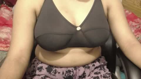 Snapshot of webshowxxx chatting on 08-07-26, 11:40 mina online show from 08-07-26, 11:40
