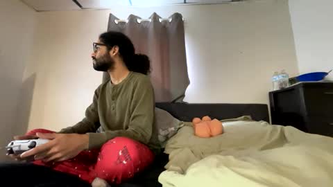 ShootingWebs online show from 12-14-25, 07:07