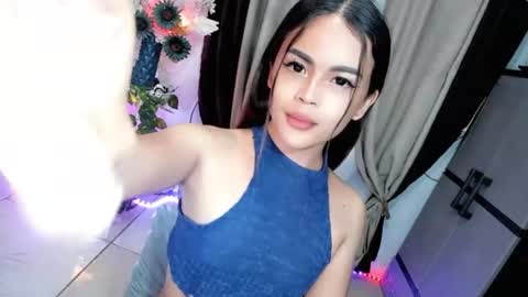 Snapshot of wellcumbabyxx chatting on 04-18-26, 09:59 Hi Im LOVIE Please dont forget to follow and thumbs up me online show from 04-18-26, 09:59