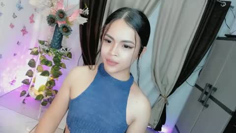 Snapshot of wellcumbabyxx chatting on 05-06-26, 05:51 Hi Im LOVIE Please dont forget to follow and thumbs up me online show from 05-06-26, 05:51