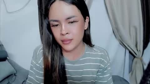 Snapshot of wellcumbabyxx chatting on 05-23-26, 02:43 Hi Im LOVIE Please dont forget to follow and thumbs up me online show from 05-23-26, 02:43