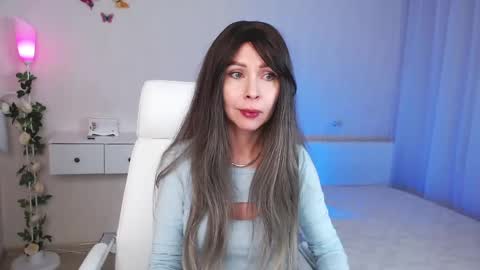 Wendi Foster online show from 12-17-24, 07:59