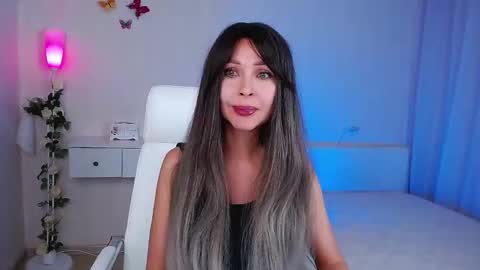 Wendi Foster online show from 10-07-25, 05:21