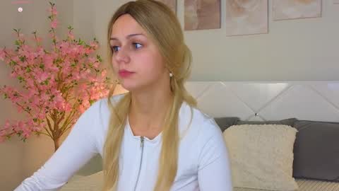 Im Wendy online show from 12-10-24, 02:27