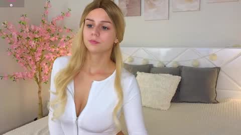 Im Wendy online show from 12-15-24, 09:42