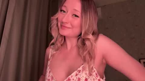 Snapshot of wendy_amber chatting on 10-01-25, 05:19 Daisy    online show from 10-01-25, 05:19