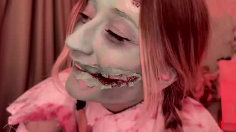 Snapshot of wendy_amber chatting on 10-31-25, 03:46 Daisy online show from 10-31-25, 03:46