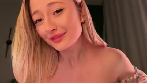 Daisy    online show from 03-16-26, 05:17