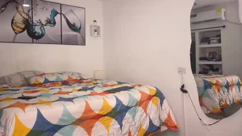 Wendy Alex online show from 11-23-25, 11:04