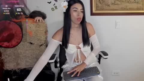 Wendy Marshall  online show from 11-04-25, 07:24