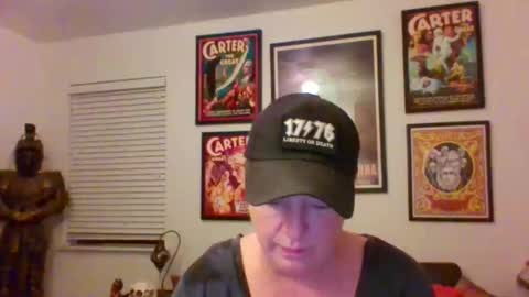 WendyCU online show from 12-19-25, 04:52