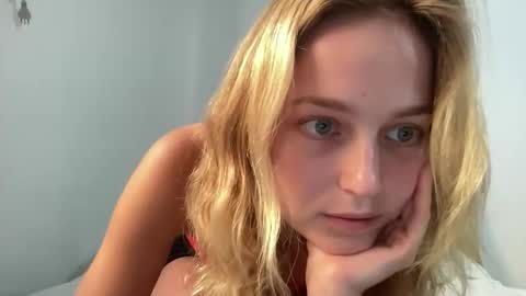 Snapshot of wenus_ss chatting on 03-01-26, 08:33 wenus_ss online show from 03-01-26, 08:33