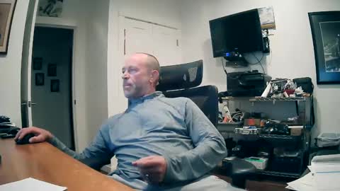 Snapshot of weseeyouwatching chatting on 09-11-25, 05:18 weseeyouwatching online show from 09-11-25, 05:18