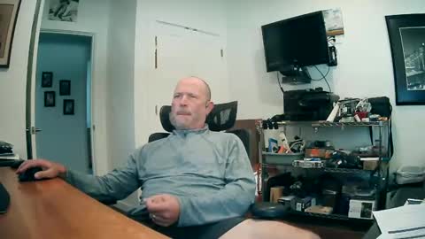 Snapshot of weseeyouwatching chatting on 09-19-25, 06:41 weseeyouwatching online show from 09-19-25, 06:41