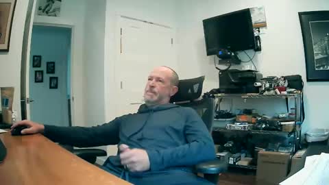 Snapshot of weseeyouwatching chatting on 10-21-25, 05:57 weseeyouwatching online show from 10-21-25, 05:57