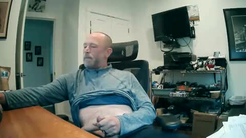 Snapshot of weseeyouwatching chatting on 11-18-25, 07:51 weseeyouwatching online show from 11-18-25, 07:51