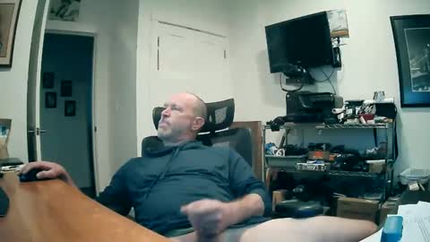 Snapshot of weseeyouwatching chatting on 11-26-25, 04:30 weseeyouwatching online show from 11-26-25, 04:30