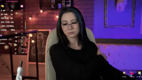 Snapshot of wesleegray chatting on 11-26-25, 02:12 little girl who is always rightLisa online show from 11-26-25, 02:12