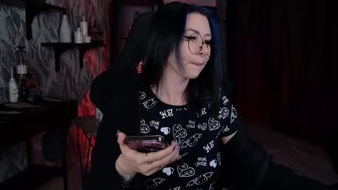 Snapshot of wesleegray chatting on 11-30-25, 01:20 little girl who is always rightLisa online show from 11-30-25, 01:20