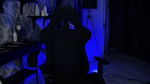 Snapshot of wesleegray chatting on 12-01-25, 01:10 little girl who is always rightLisa online show from 12-01-25, 01:10