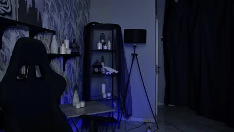 Snapshot of wesleegray chatting on 12-03-25, 01:13 little girl who is always rightLisa online show from 12-03-25, 01:13