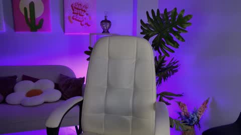 little girl who is always rightLisa online show from 01-19-26, 01:09