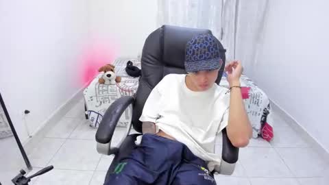 Wesley Boy online show from 09-27-25, 03:44