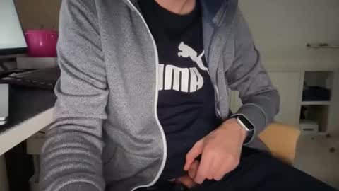 wet_adidasboy online show from 12-04-25, 08:23