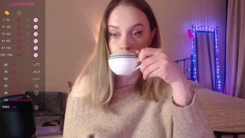 Lana online show from 02-10-25, 05:19