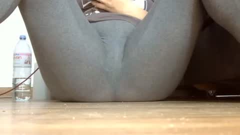 wet_pants2022 online show from 10-22-25, 11:21