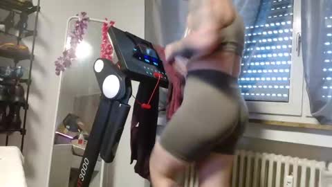 Snapshot of wetgerman2 chatting on 02-06-25, 10:59 Wetgerman online show from 02-06-25, 10:59