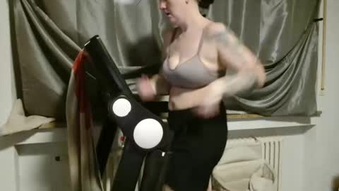 Snapshot of wetgerman2 chatting on 03-05-25, 06:45 Wetgerman online show from 03-05-25, 06:45