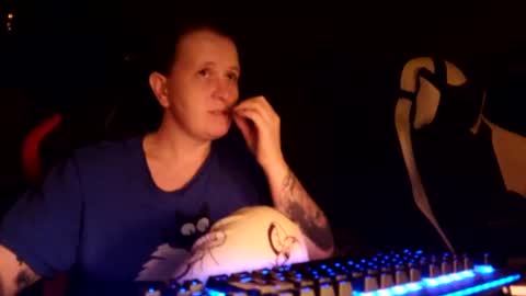 Snapshot of wetgerman2 chatting on 03-11-25, 09:04 Wetgerman online show from 03-11-25, 09:04