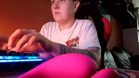 Snapshot of wetgerman2 chatting on 03-12-25, 02:01 Wetgerman online show from 03-12-25, 02:01