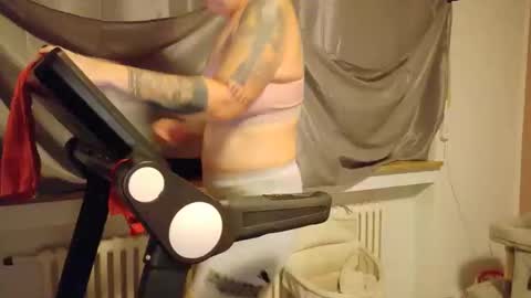 Snapshot of wetgerman2 chatting on 11-05-25, 05:46 Wetgerman online show from 11-05-25, 05:46