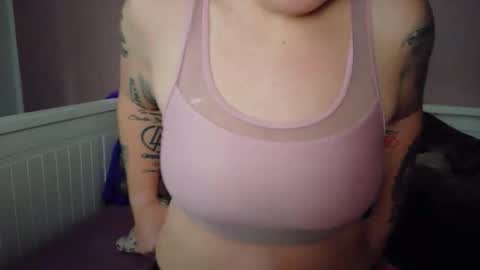 Snapshot of wetgerman2 chatting on 12-04-25, 01:42 Wetgerman online show from 12-04-25, 01:42