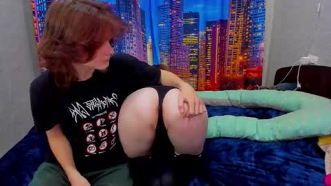 wettee_foxs online show from 09-19-25, 12:06