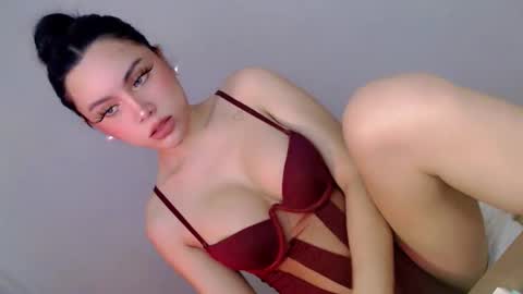 Snapshot of what_the_fuckxx chatting on 02-19-26, 06:20 kiara online show from 02-19-26, 06:20