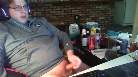 whateverdude555 online show from 12-04-25, 04:11