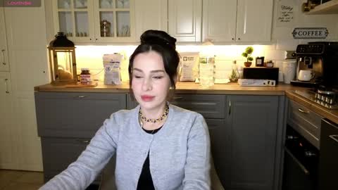 Snapshot of whats_her_name chatting on 01-21-25, 09:57 Victoria Maria online show from 01-21-25, 09:57