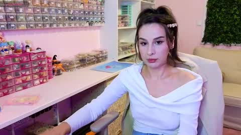 Snapshot of whats_her_name chatting on 09-30-25, 09:20 Victoria Maria online show from 09-30-25, 09:20