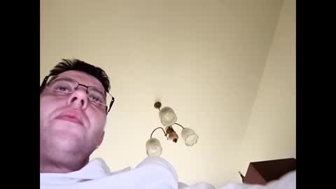 Snapshot of whatwouldyouliketosee chatting on 12-03-24, 09:55 stoffy online show from 12-03-24, 09:55